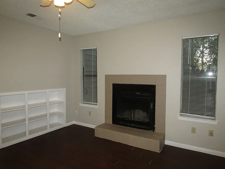 8909 Schick Rd — Photo 4