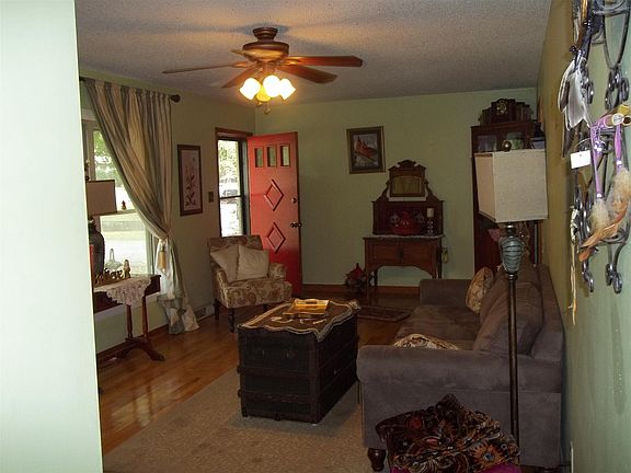 5th image of 1207 Stewart Dr