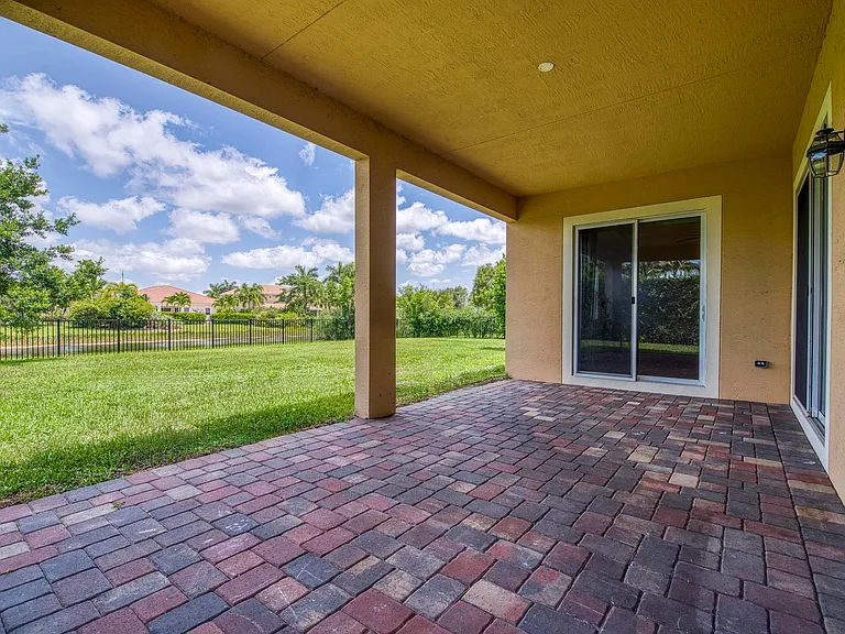 172 Manor Cir — Photo 29