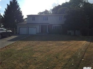 54 Sunset Ave, Wheatley Heights, NY 11798