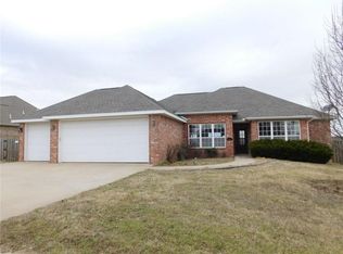 441 Coopers Farm Rd, Centerton, AR 72719