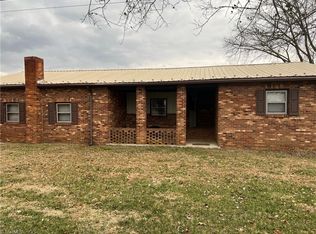 1411 Reeves Mill Rd, Mount Airy, NC 27030