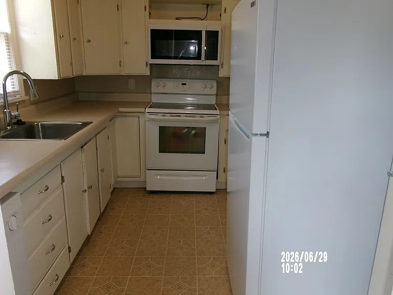 712 SW Roosevelt Ave — Photo 12