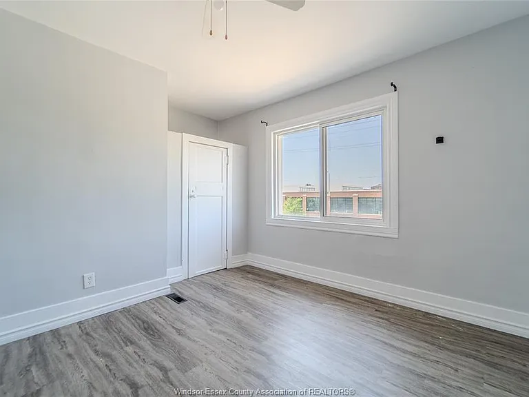 1124 Mercer St — Photo 15