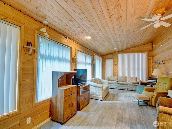 4th image of 38 Gold Nugget Road