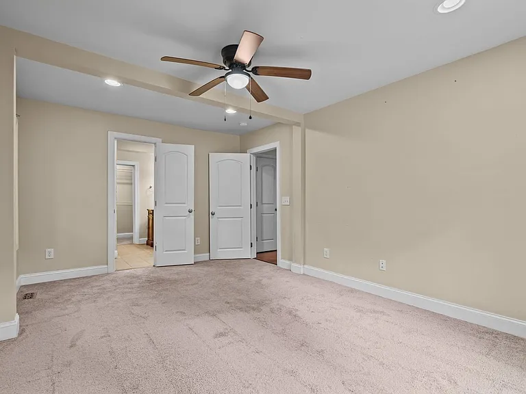 835 N Ashe St — Photo 44