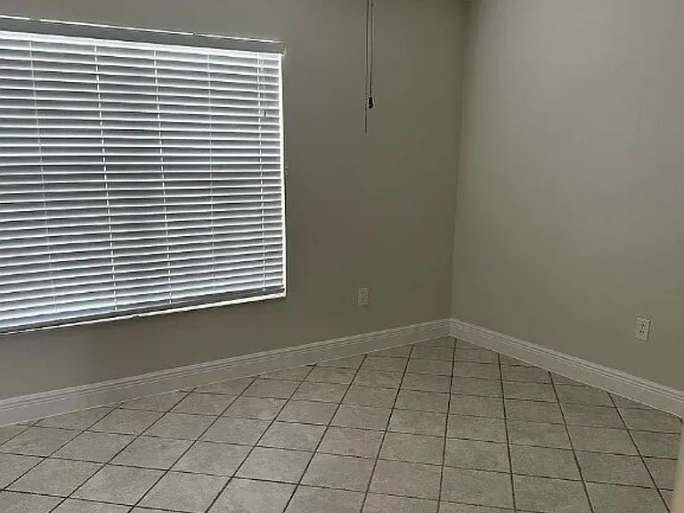 4424 SW 8th Pl #14 — Photo 3