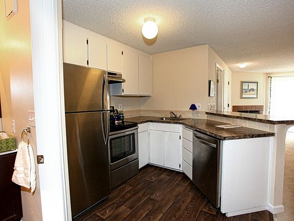 4th image of 12434 Ambaum Blvd SW Unit B-107