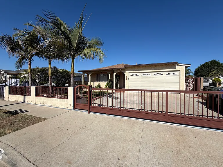 11608 Painter Ave — Photo 1