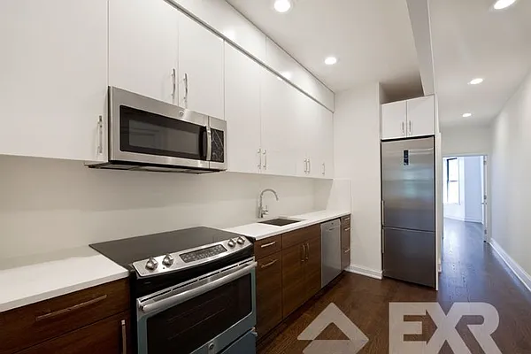 Rented by EXR | media 7