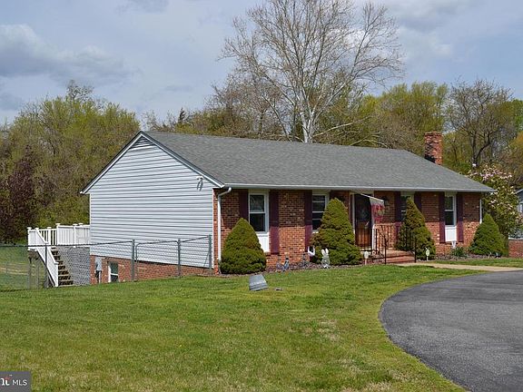 4th image of 909 Dewberry Dr