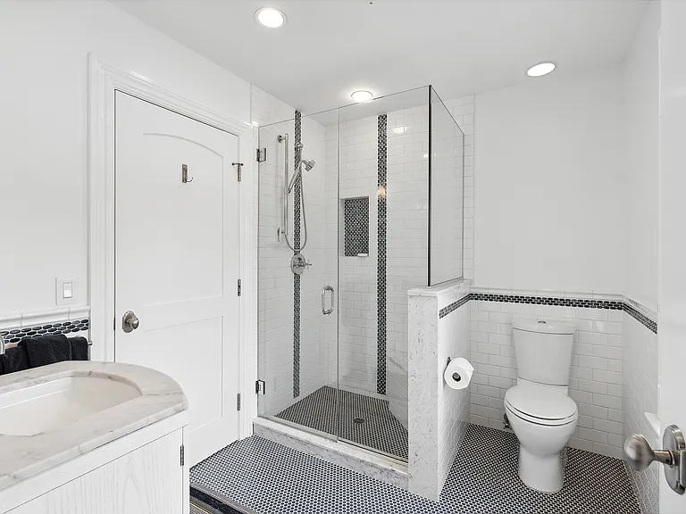 43 Osborne Ave — Photo 15