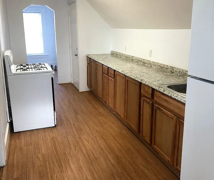 645 Somerville St #3 — Photo 12