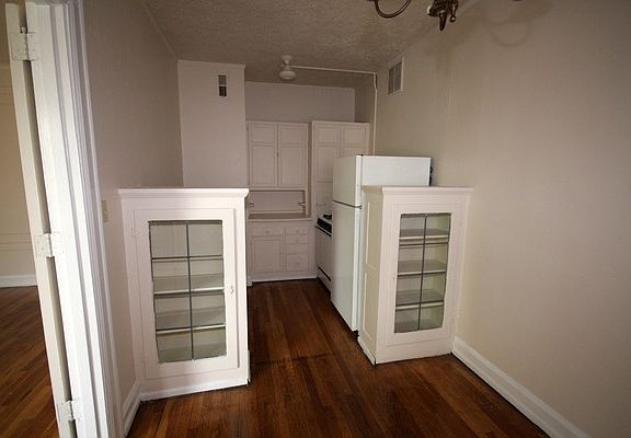 5th image of 3726 N Meridian St APT 02