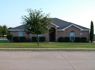 516 Lake View Ct W, Crowley, TX 76036