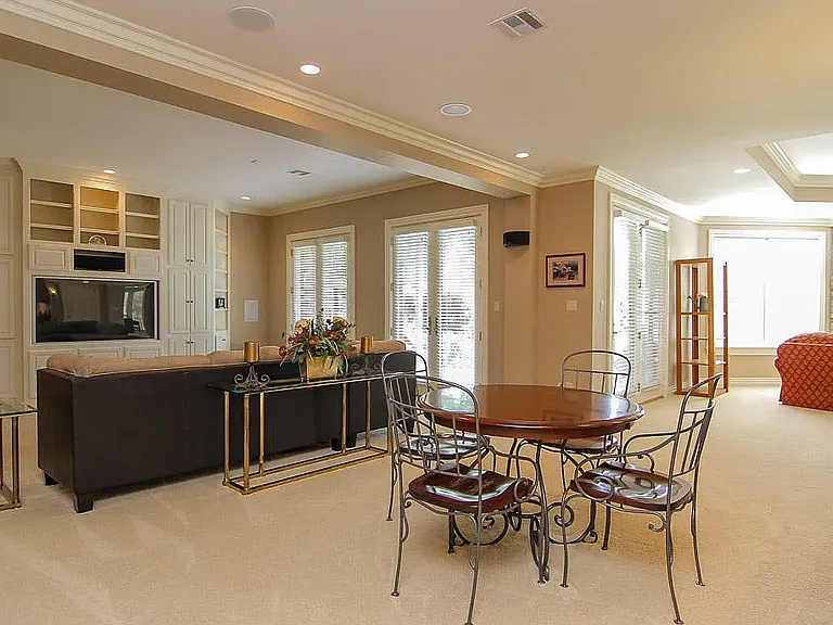 13204 Longwood Ln — Photo 27