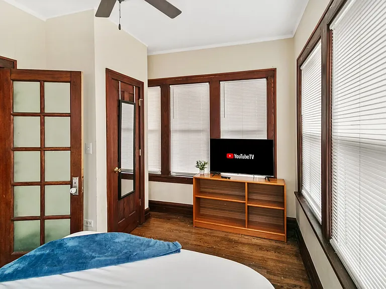 518 N Sheridan Rd #1 — Photo 10
