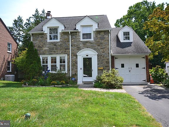 2nd image of 184 Bryn Mawr Ave