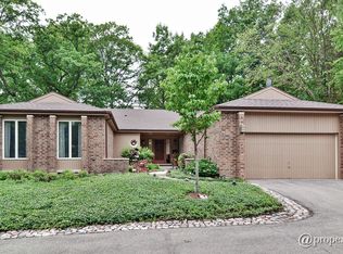 1060 Ridgewood Dr, Highland Park, IL