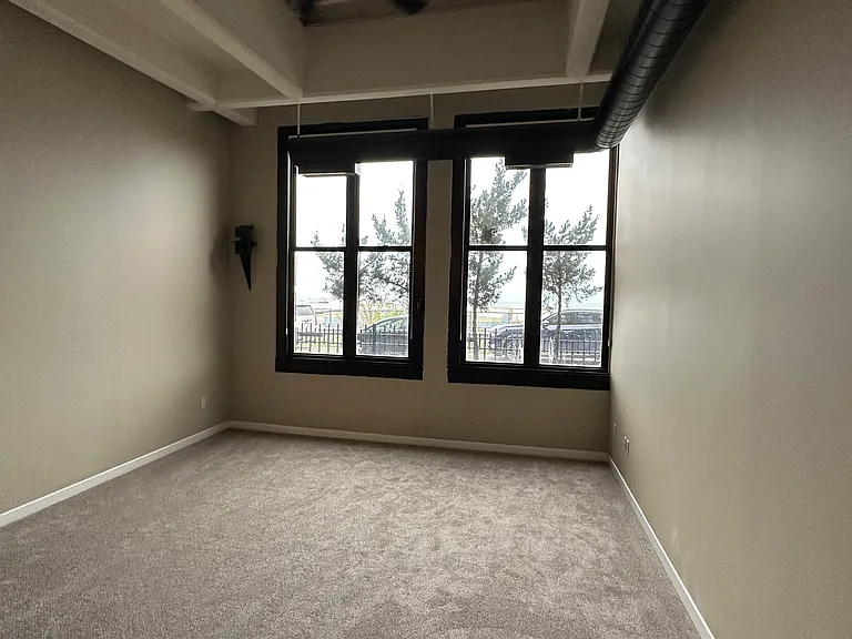 1133 W 9th St #112 — Photo 9