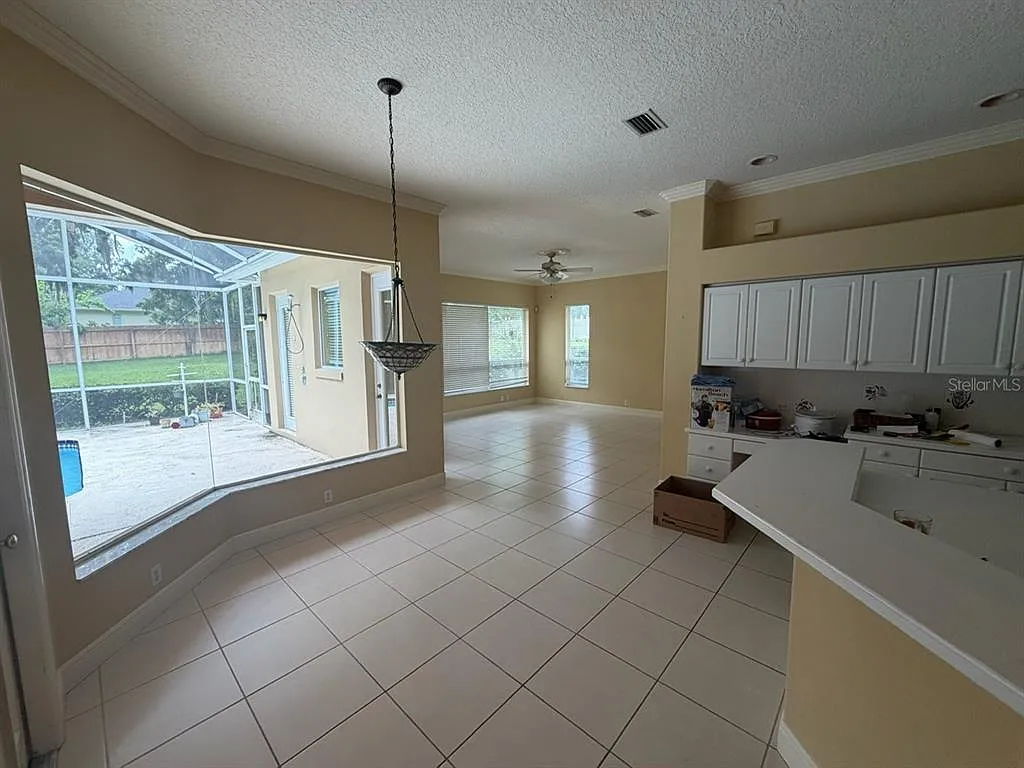3 bed, 2.5 bath, 2857 sqft, $3,100 — Photo 3