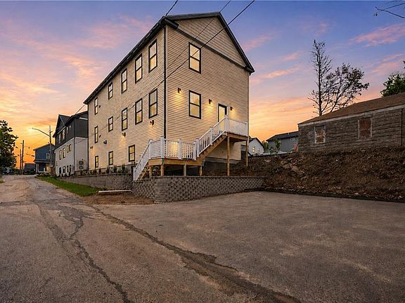 3rd image of 10 Buffalo Ct