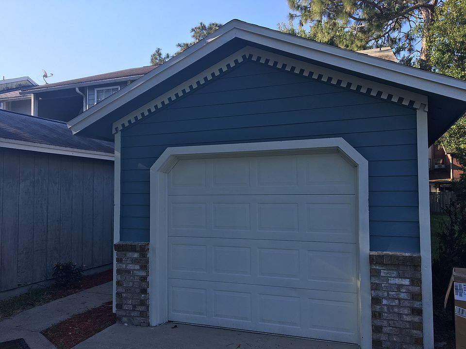 1st image of 12010 Cobblewood Ln N