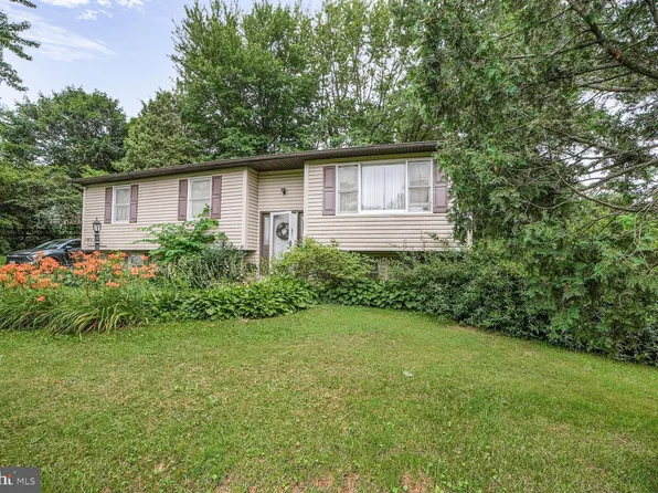 3263 Hawks Hill Rd, New Windsor, MD 21776