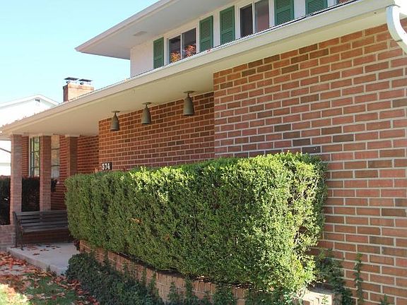 3rd image of 374 Briarwood Dr