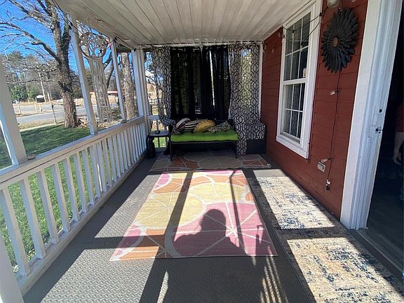 4th image of 525 Park Dr