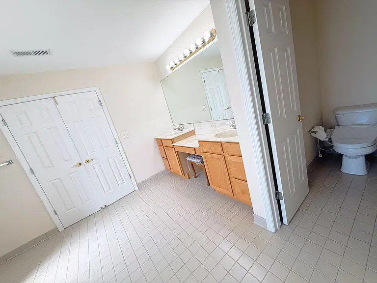 4907 Forest Ridge Dr — Photo 16