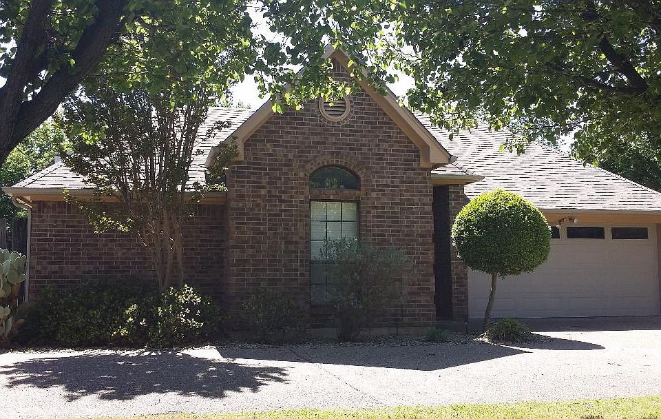 1st image of 812 Shady Grove Dr