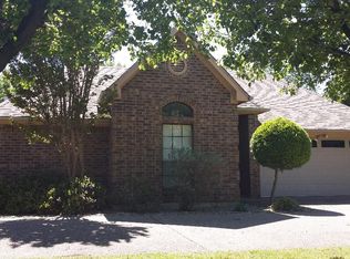 812 Shady Grove Dr, Granbury, TX 76049