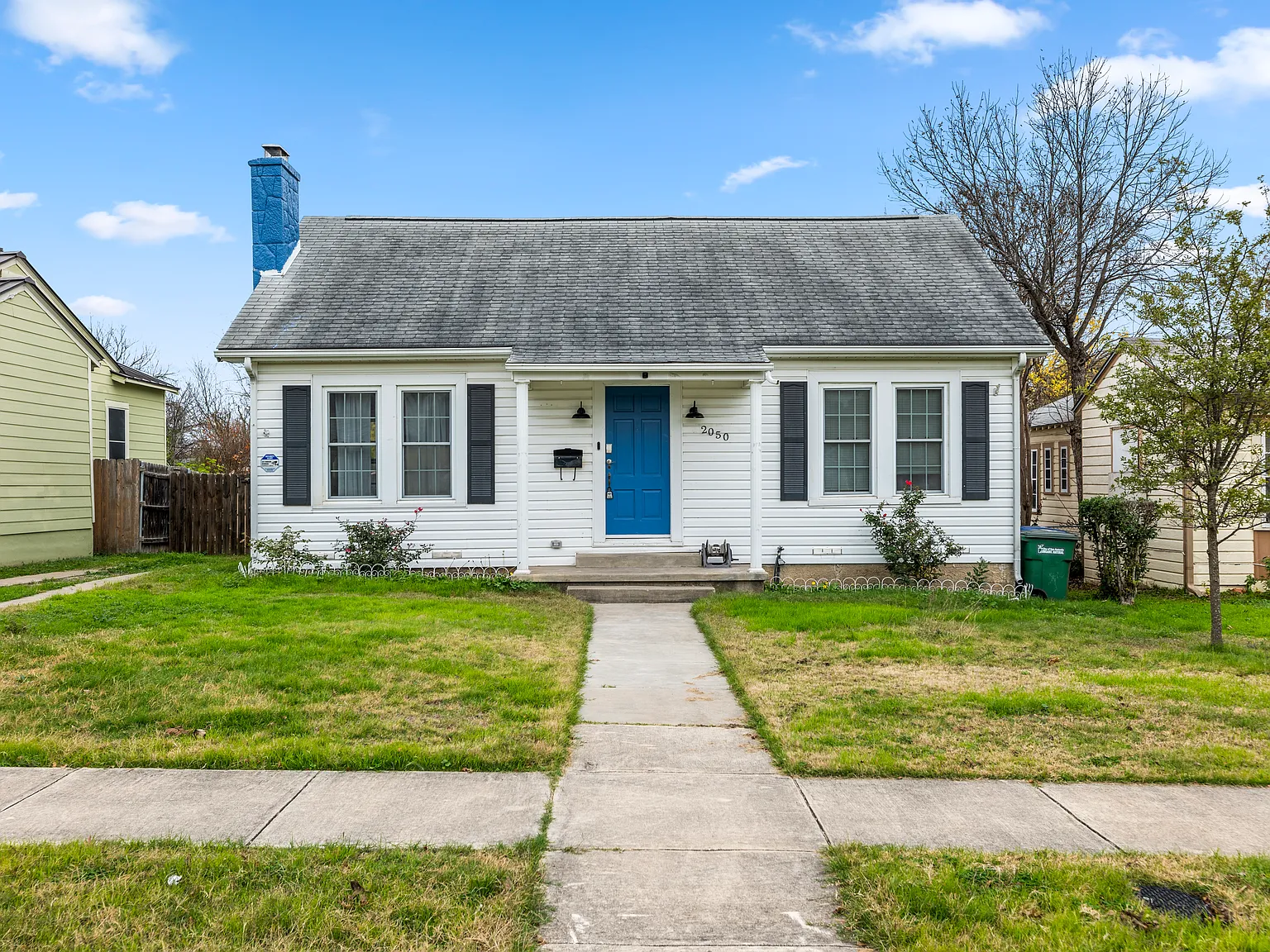 2050 W Mistletoe Ave — Photo 3