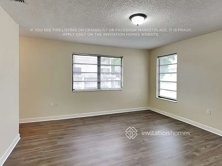 1904 SW 96th Ave — Photo 12