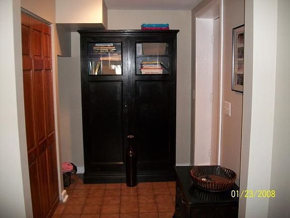 4th image of 301 Applewood Ln