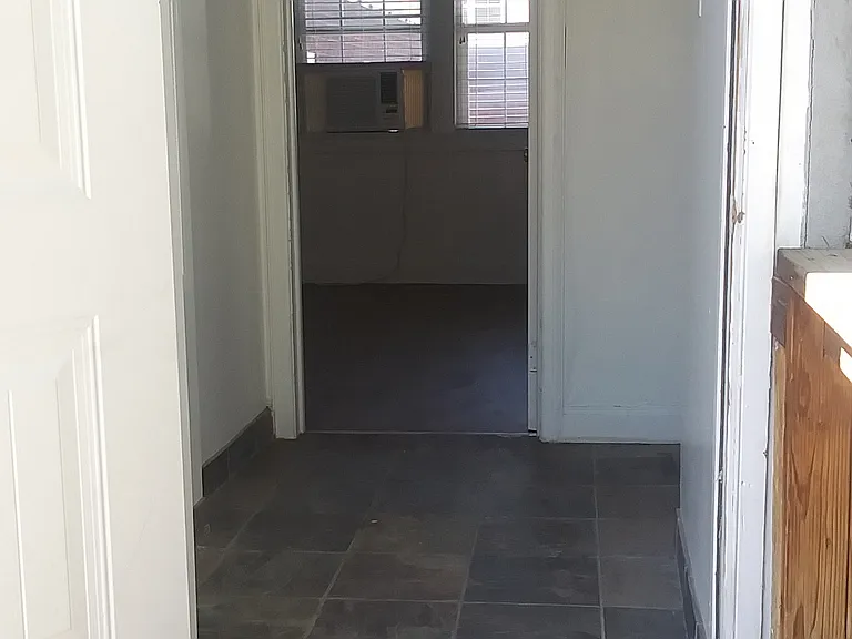 Kensington Apartments — Photo 45