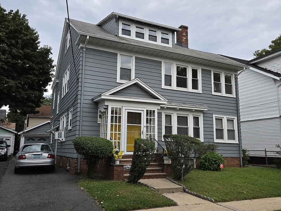 29 Grumman Ave #2