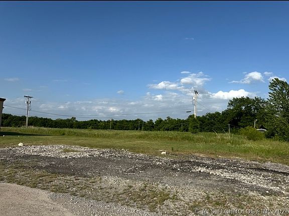 3rd image of 13743 S Highway 75