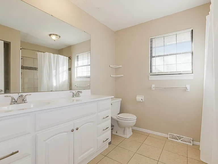 4809 S Kendall Dr — Photo 18