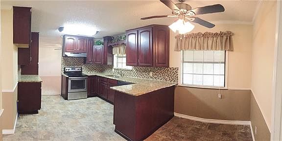 3rd image of 10570 Silver Creek Dr