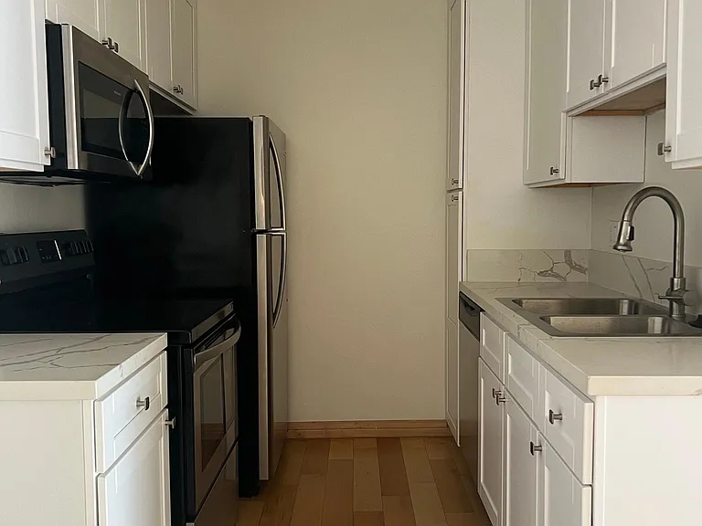 533 Ashland Ave #206 — Photo 4