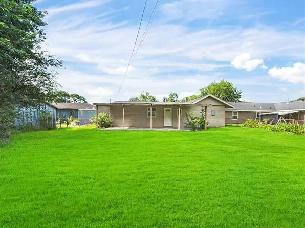 1211 Trimm Ave #B, Pasadena, TX 77502