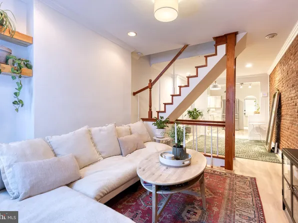 104 W Barney St, Baltimore, MD 21230