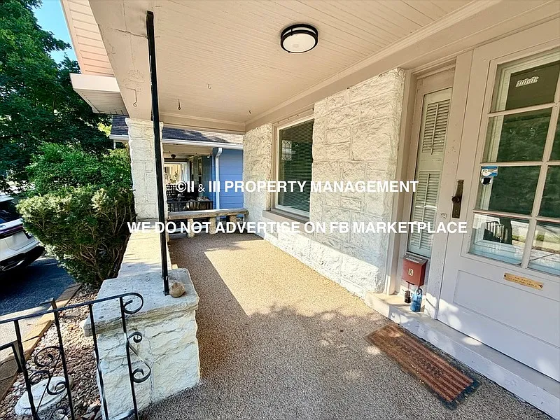 3 bed, 3.0 bath, 1393 sqft, $2,750 — Photo 3