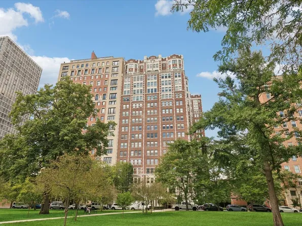 2440 N Lakeview Ave #11C, Chicago, IL 60614