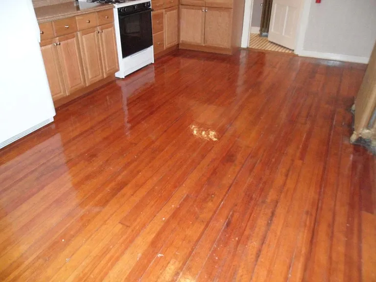 1316 E 10th St #1 — Photo 7
