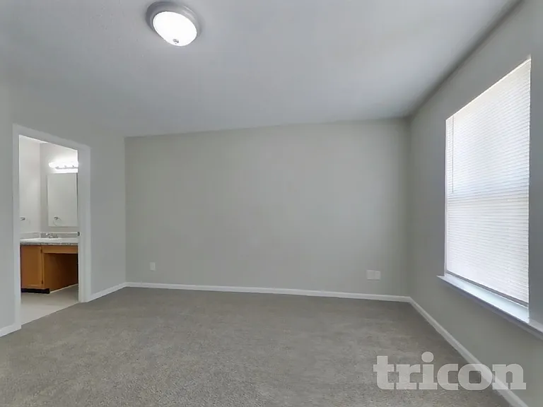 4518 Redcliff South Ln — Photo 7