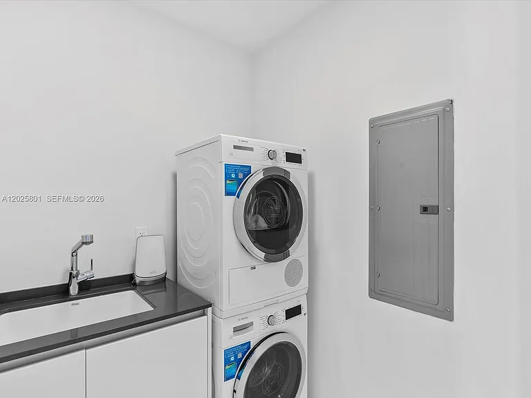 300 Biscayne Boulevard Way #4502E — Photo 17