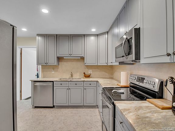 5th image of 3479 RIVER PATH ST